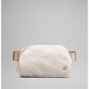 NWT Lululemon Natural/Ivory Everywhere Fleece Belt Bag